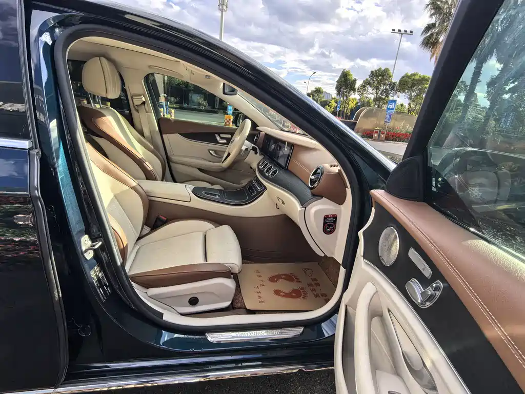 Mercedes-Benz E-Class — миниатюра 17