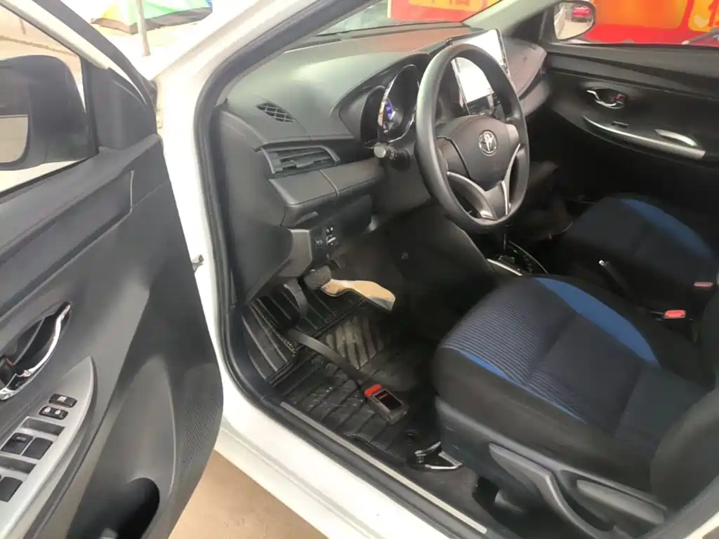 Toyota Yaris L — миниатюра 16