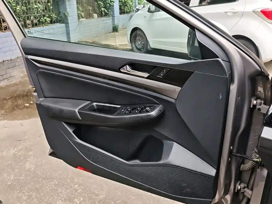 Volkswagen Bora — миниатюра 7
