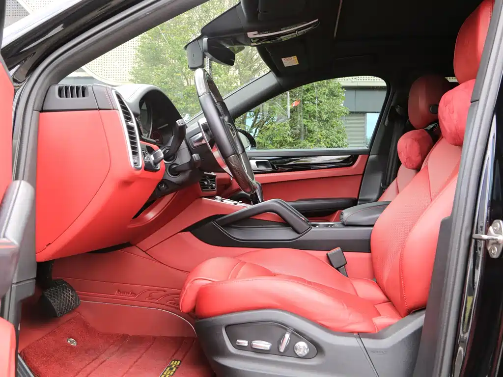Porsche Cayenne — миниатюра 17