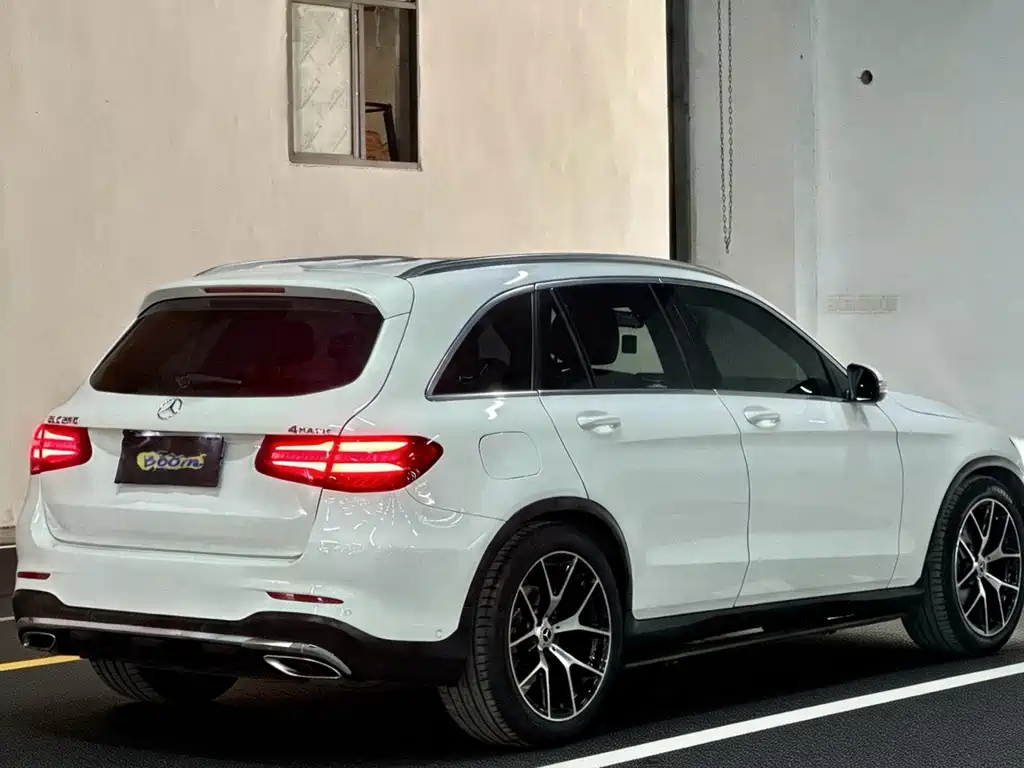 MERCEDES-BENZ GLC