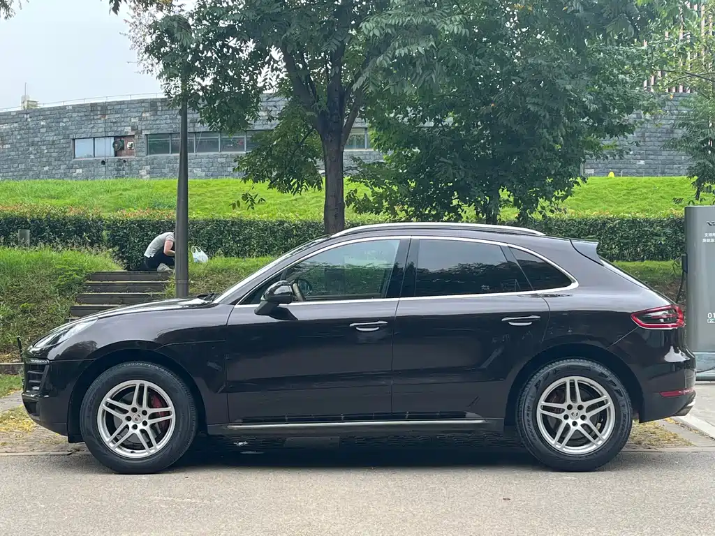 Porsche Macan — миниатюра 4