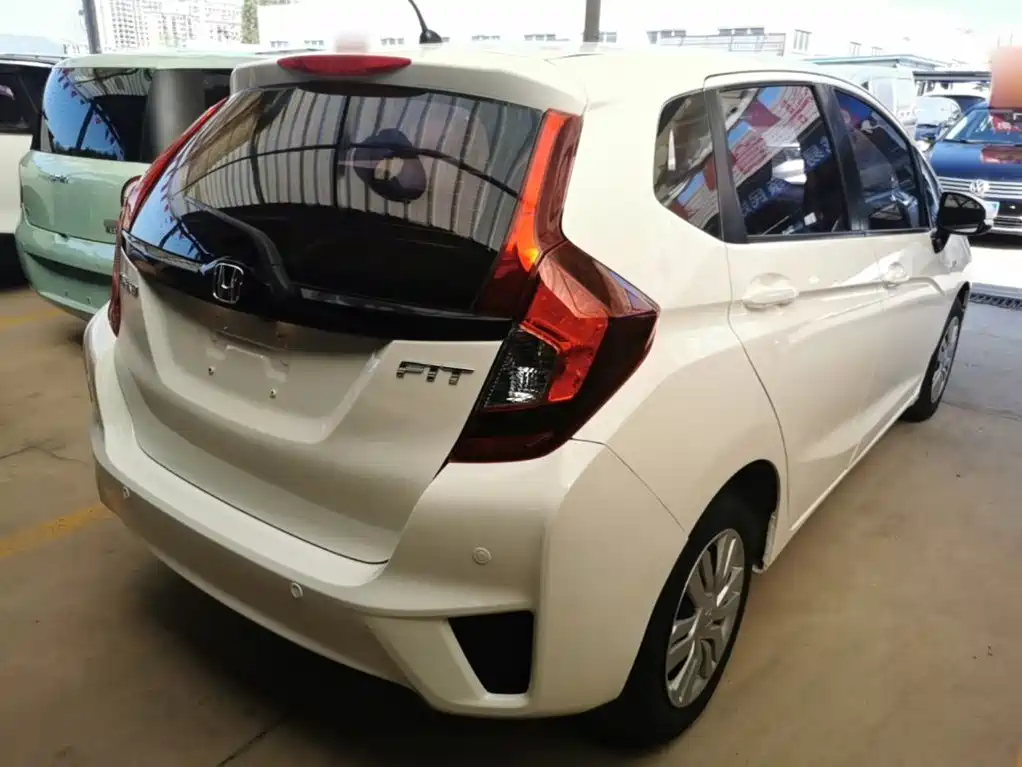 Honda Fit — миниатюра 7