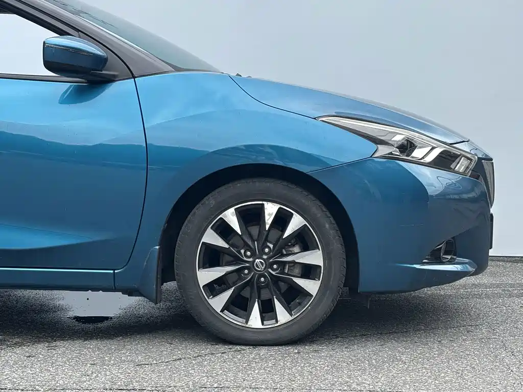 Nissan Bluebird — миниатюра 6
