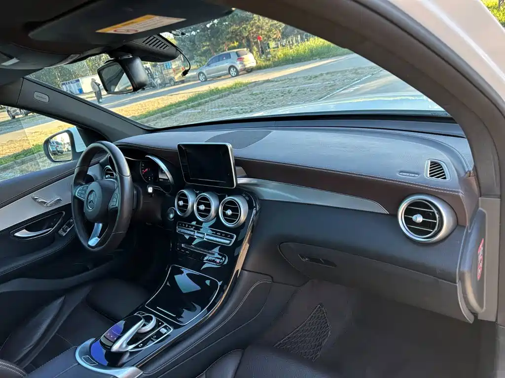 Mercedes-Benz GLC — миниатюра 16