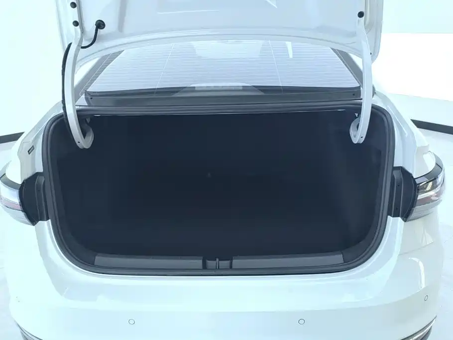 Volkswagen Lavida — миниатюра 4