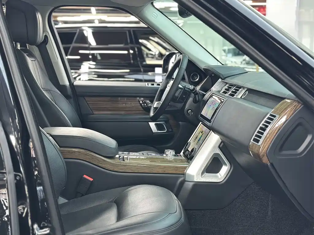 Land Rover Range Rover — миниатюра 6