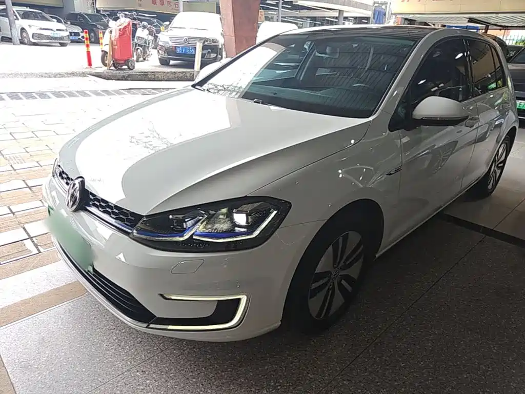 Volkswagen Golf EV — миниатюра 2