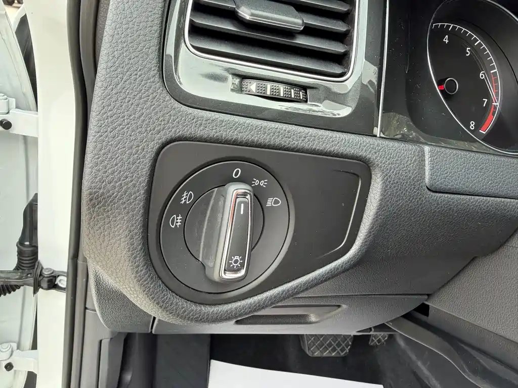 Volkswagen Golf — миниатюра 13