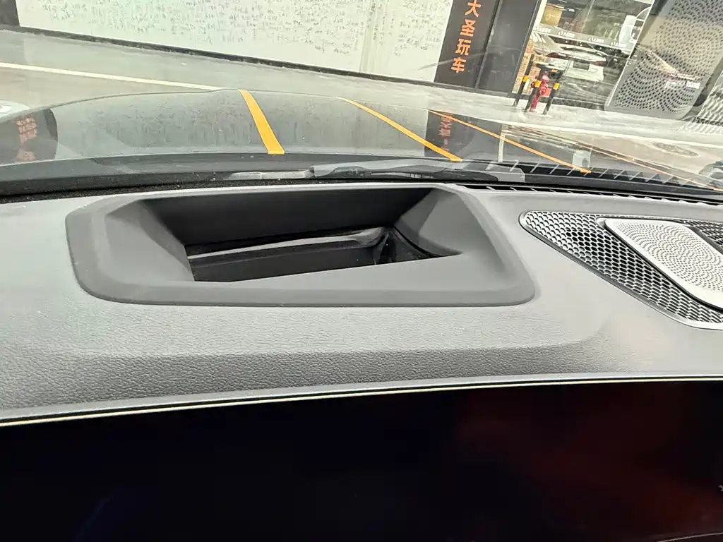 BMW M4 — миниатюра 9