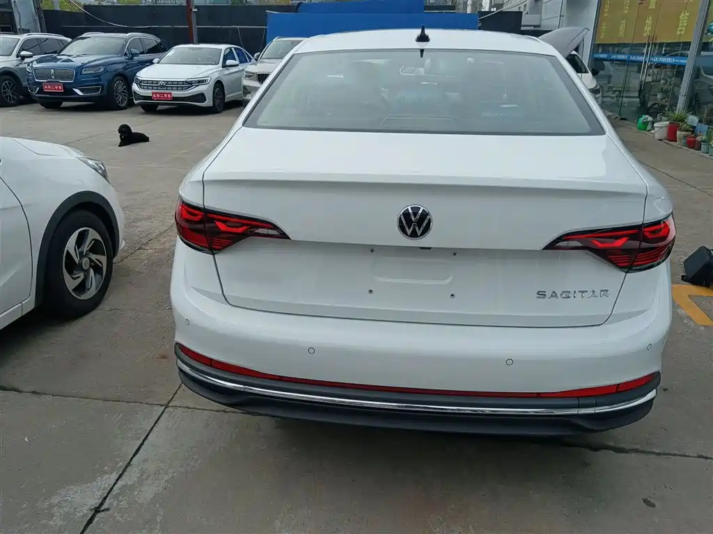 Volkswagen Sagitar 2025 200TSI DSG