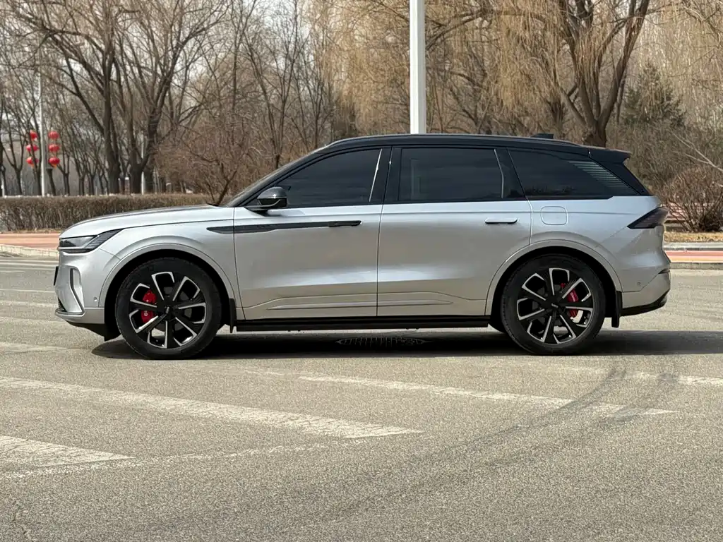 Lincoln Nautilus 2023 2.0T