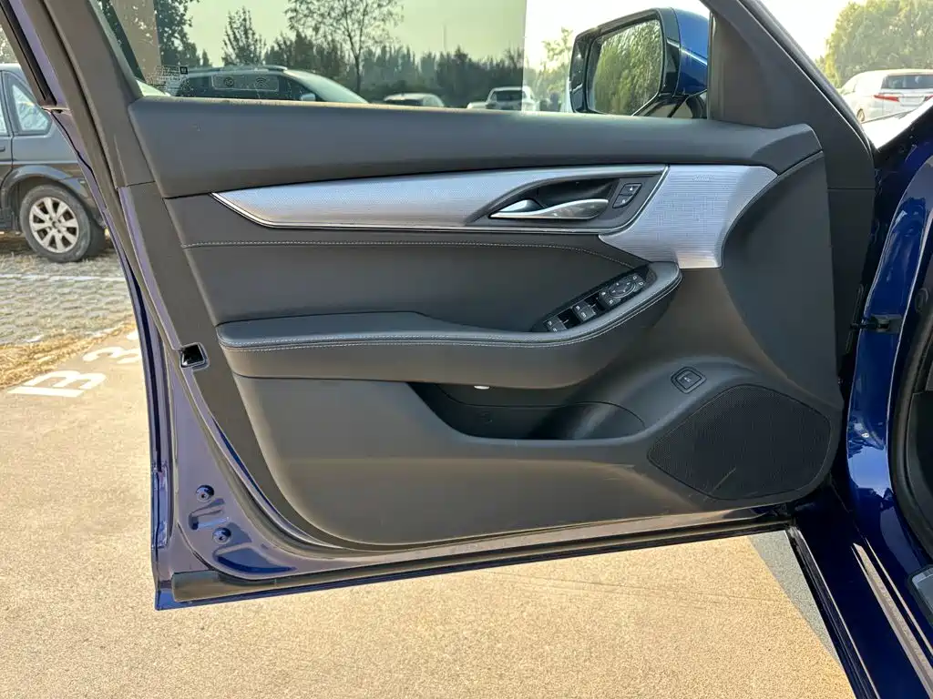 Cadillac CT5 2023 — фото 13