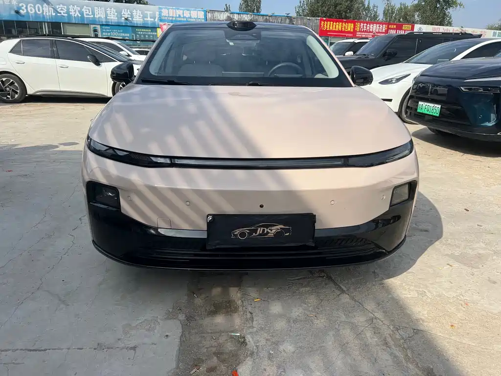 Leapmotor Leapmotor B01 — миниатюра 2