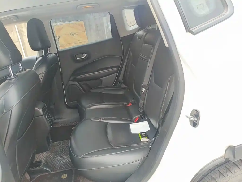 Jeep Compass — миниатюра 17