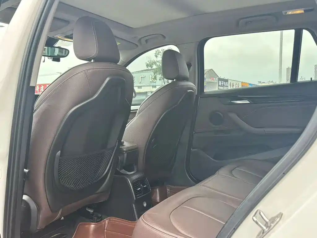 BMW X1 — миниатюра 6