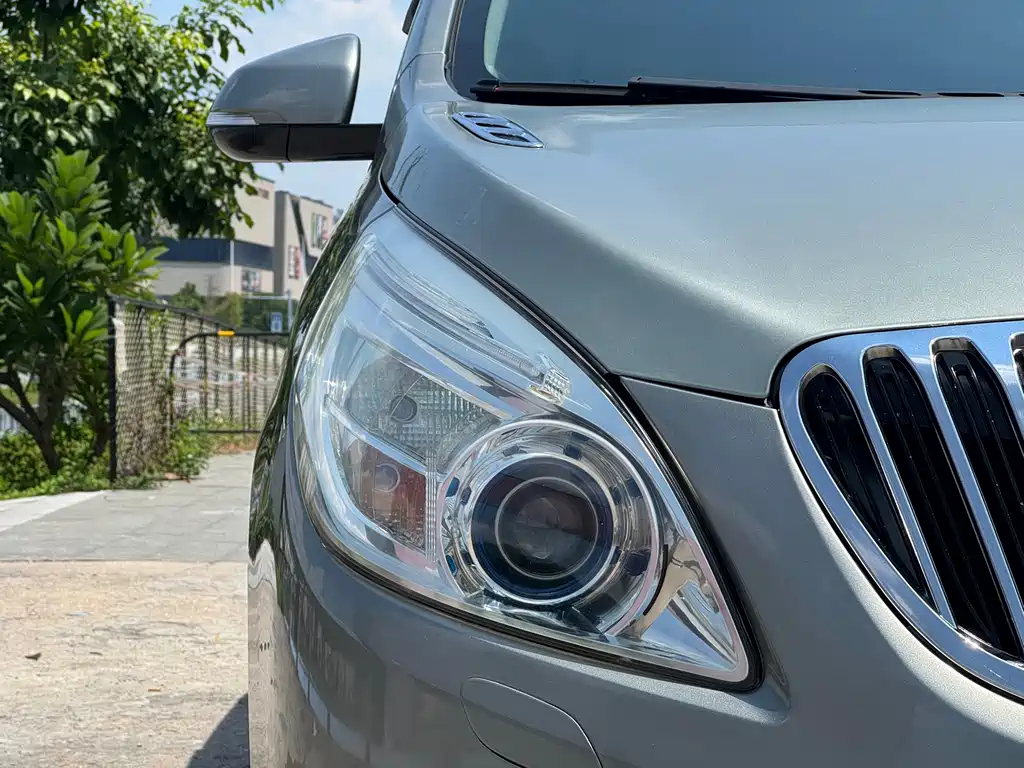 Buick GL8 — миниатюра 8