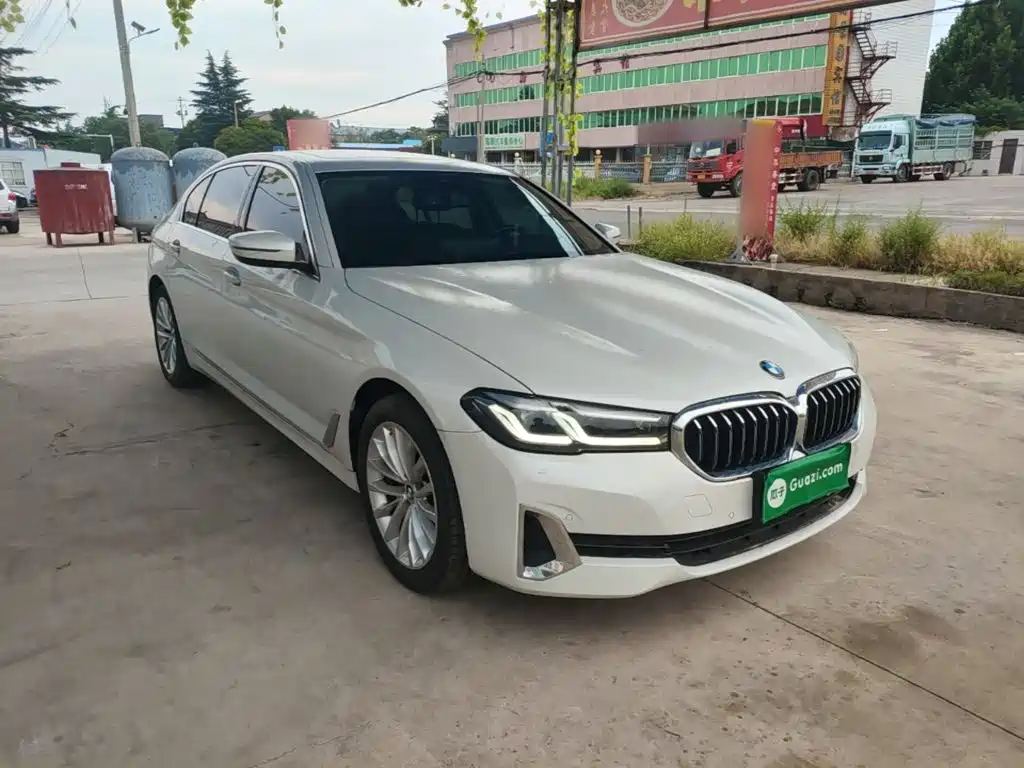 BMW 5 Series — миниатюра 4