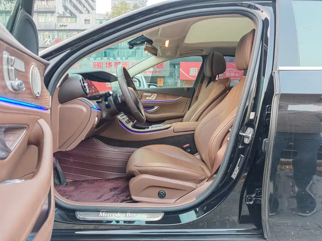 MERCEDES-BENZ E CLASS