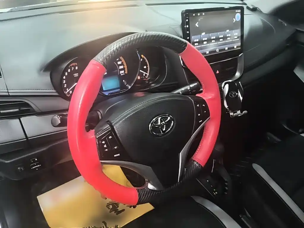 Toyota Yaris L — миниатюра 11
