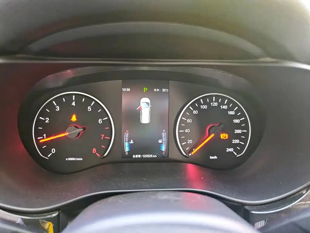 BYD MAX — миниатюра 9