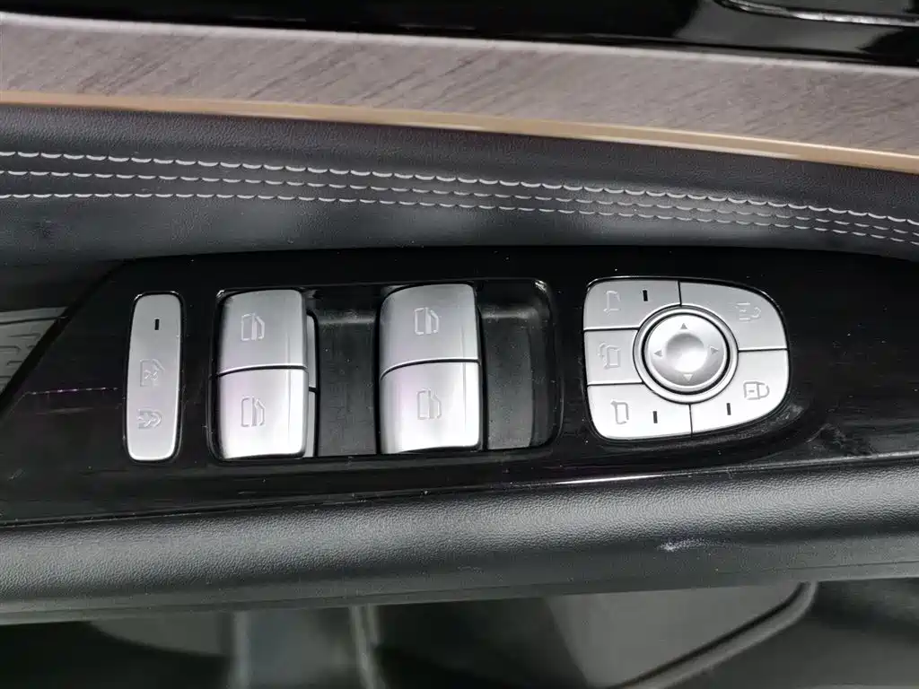 Chery Tiggo 9 9 2025 2.0T AT Premium 5 мест
