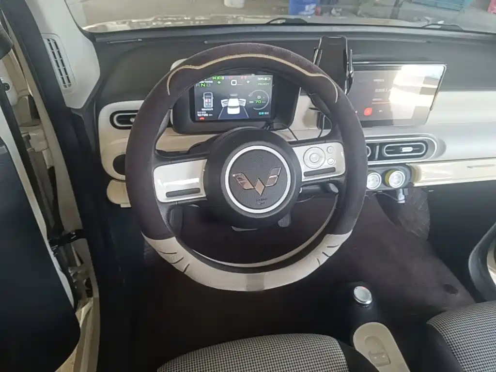 Wuling MINIEV — миниатюра 11