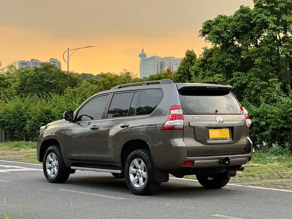 Toyota Prado — миниатюра 5