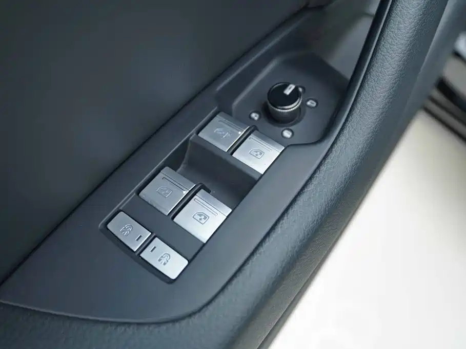Audi A6L — миниатюра 11