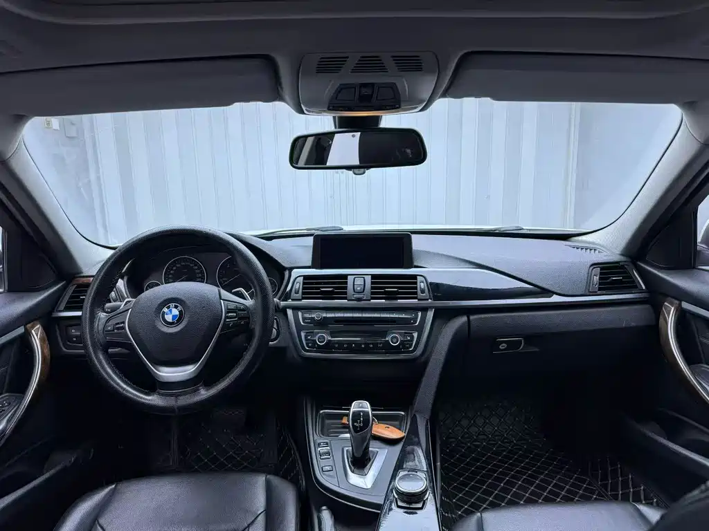 BMW 3 Series — миниатюра 4
