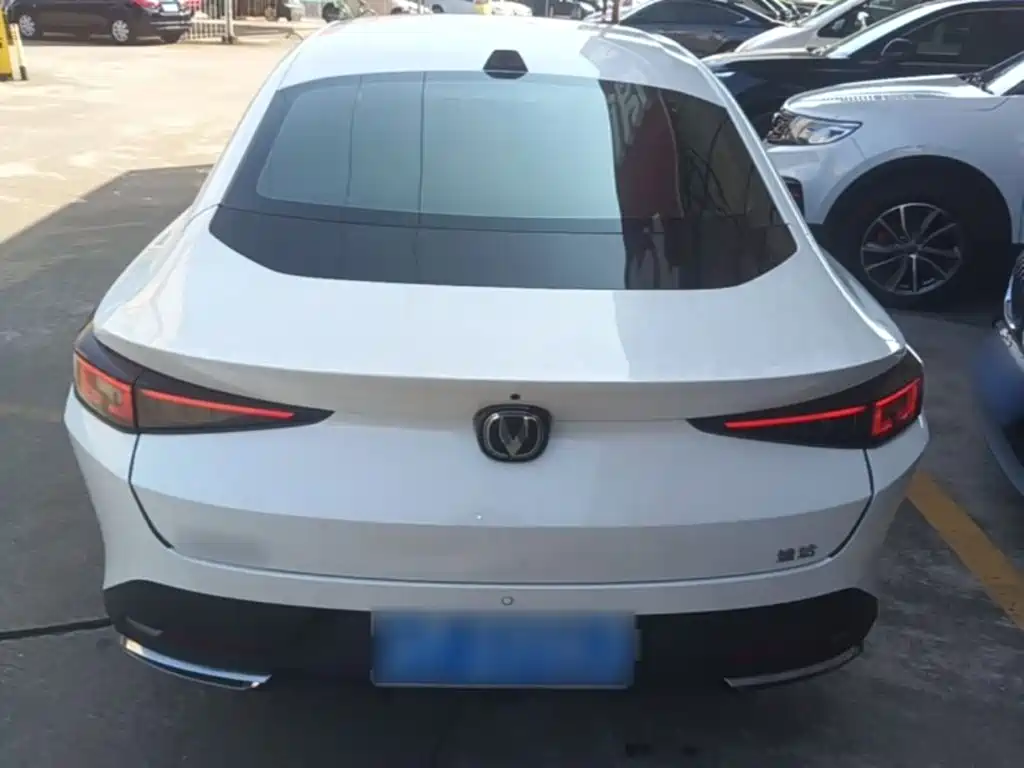 Changan Yida — миниатюра 6