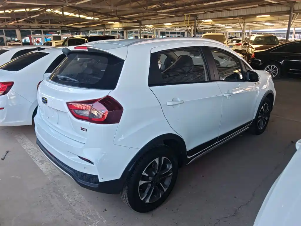 Geely Vision X3 — миниатюра 7