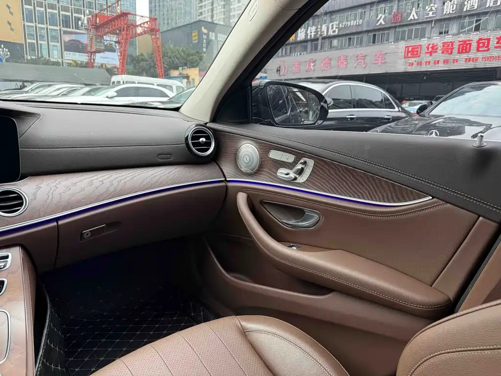 MERCEDES-BENZ E CLASS