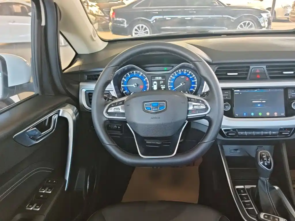 Geely Vision X3 — миниатюра 11