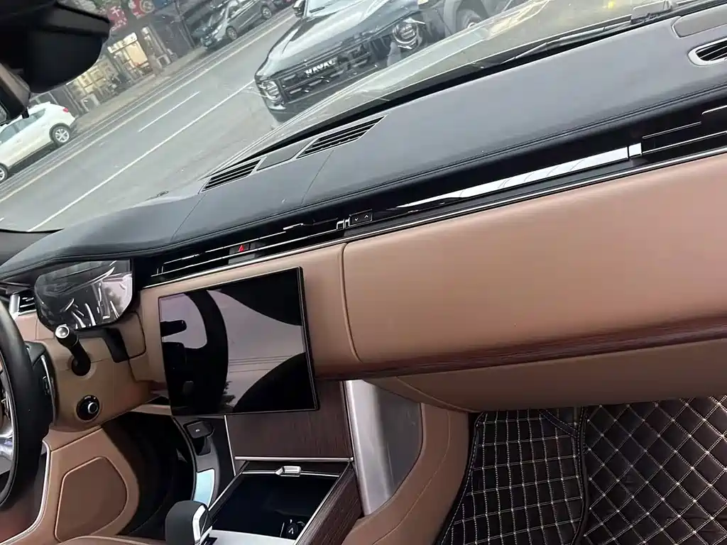 Land Rover Range Rover — миниатюра 6