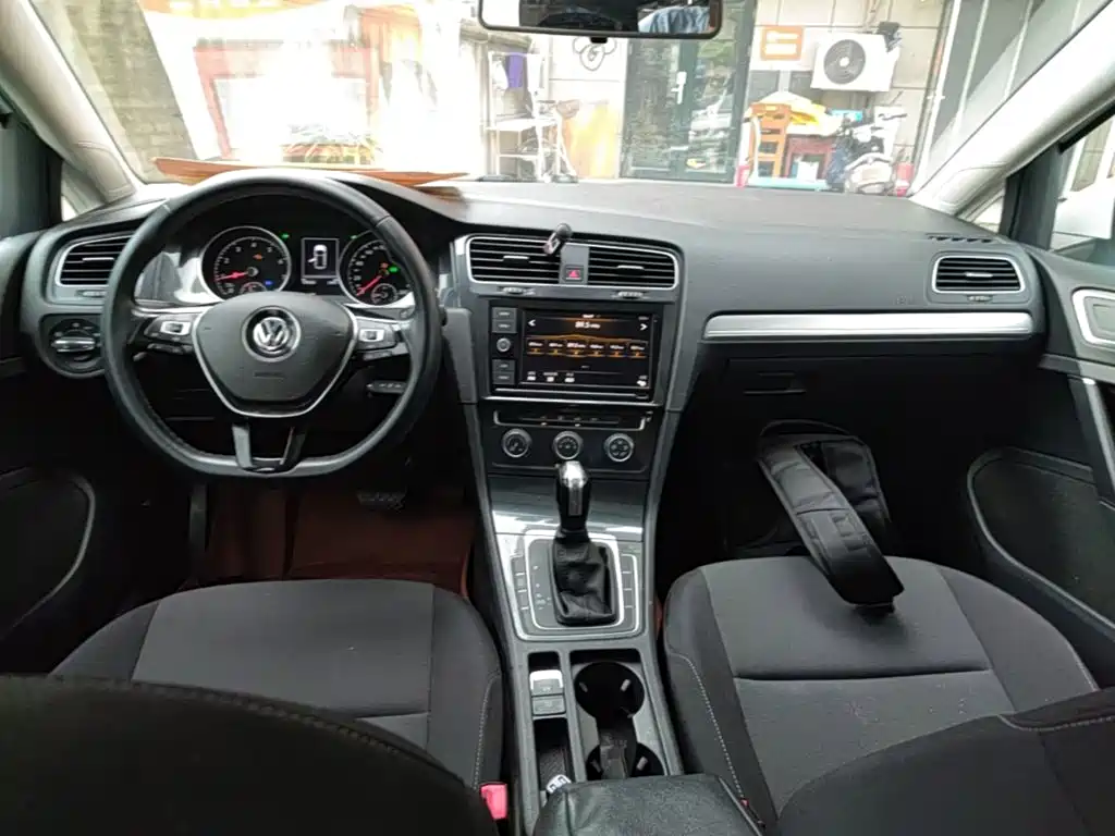 Volkswagen Golf — миниатюра 10
