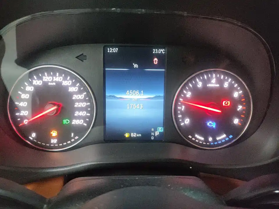 Mercedes-Benz Vito 2024 2.0T 7 мест