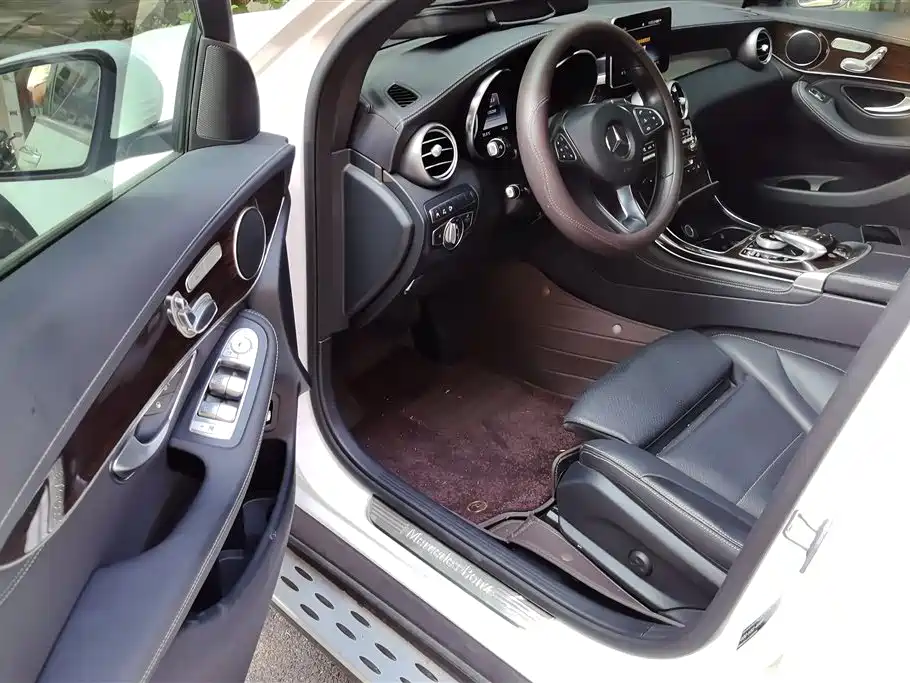 Mercedes-Benz GLC 2017 GLC 260 4MATIC Luxury