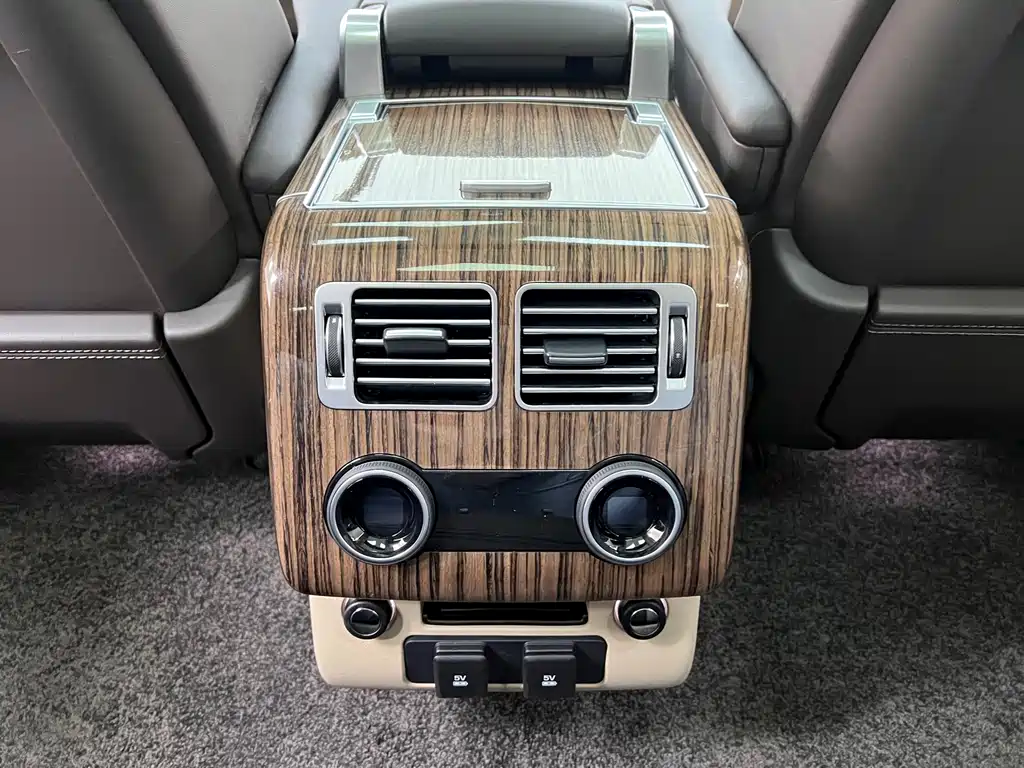 Land Rover Range Rover — миниатюра 17