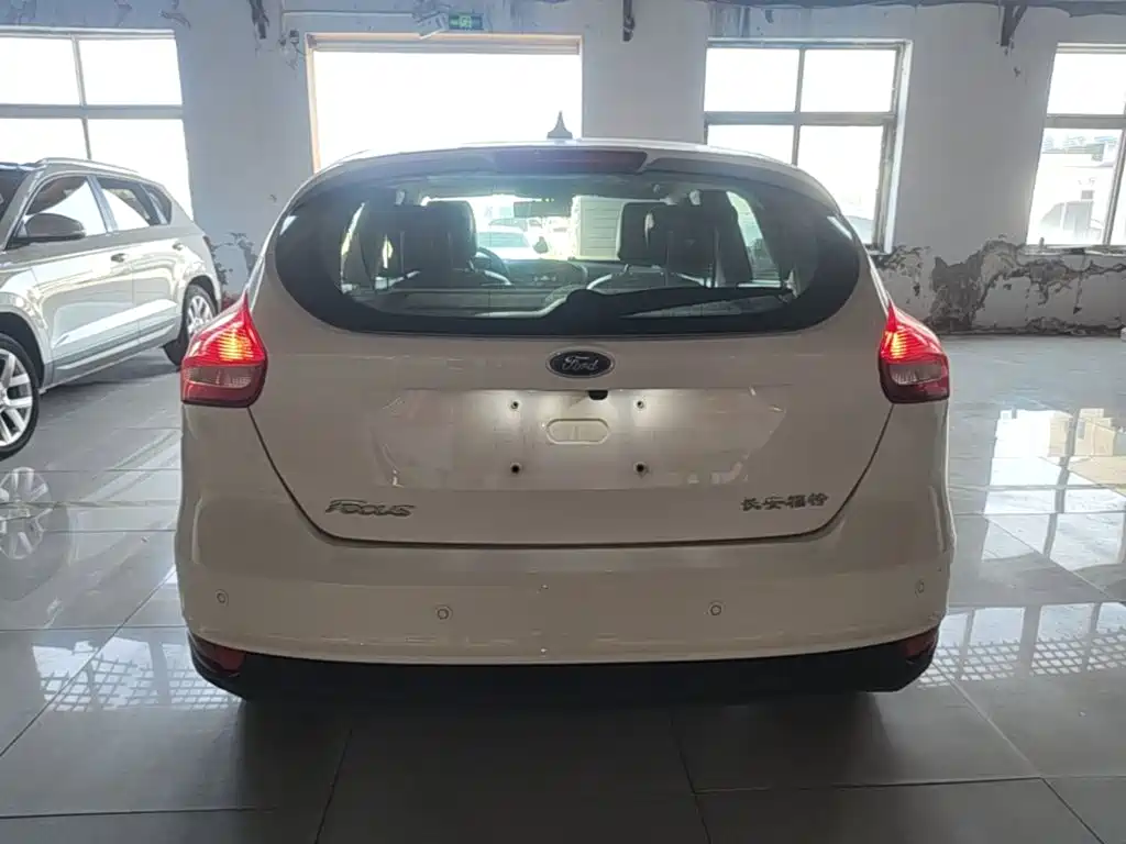 Ford Focus — миниатюра 6
