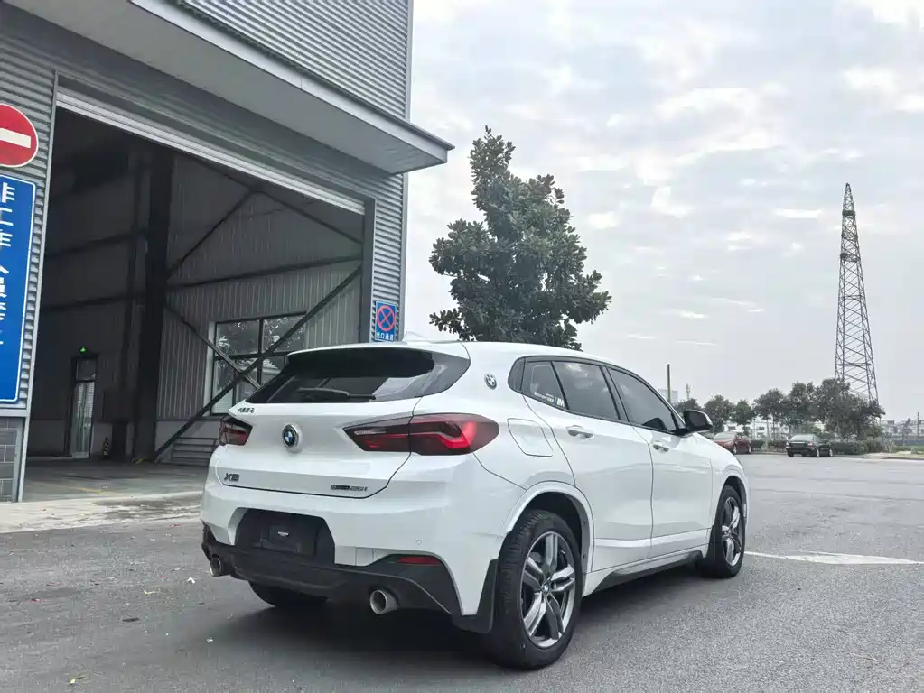 BMW X2