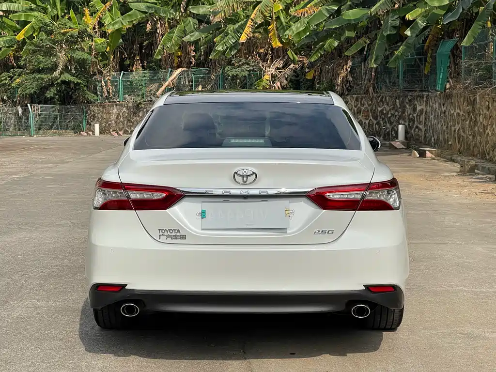TOYOTA CAMRY