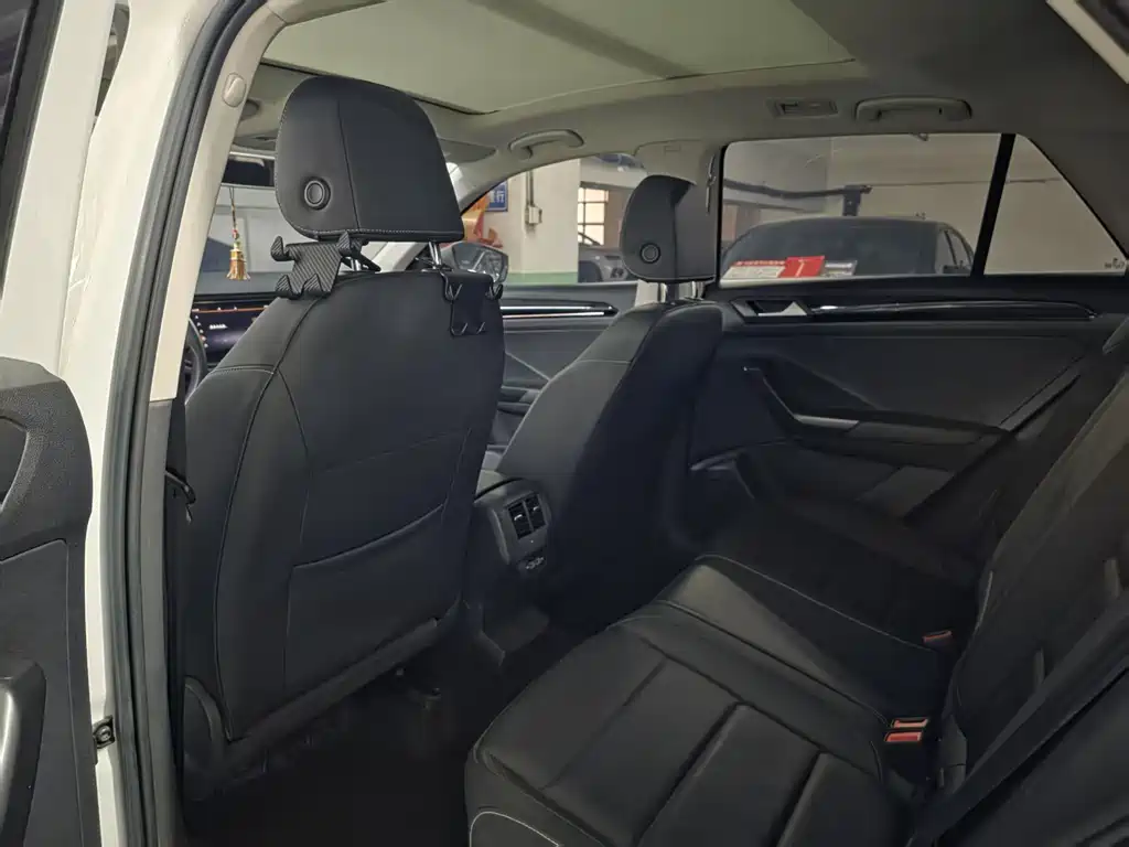 VOLKSWAGEN T ROC EXPLORING SONGS