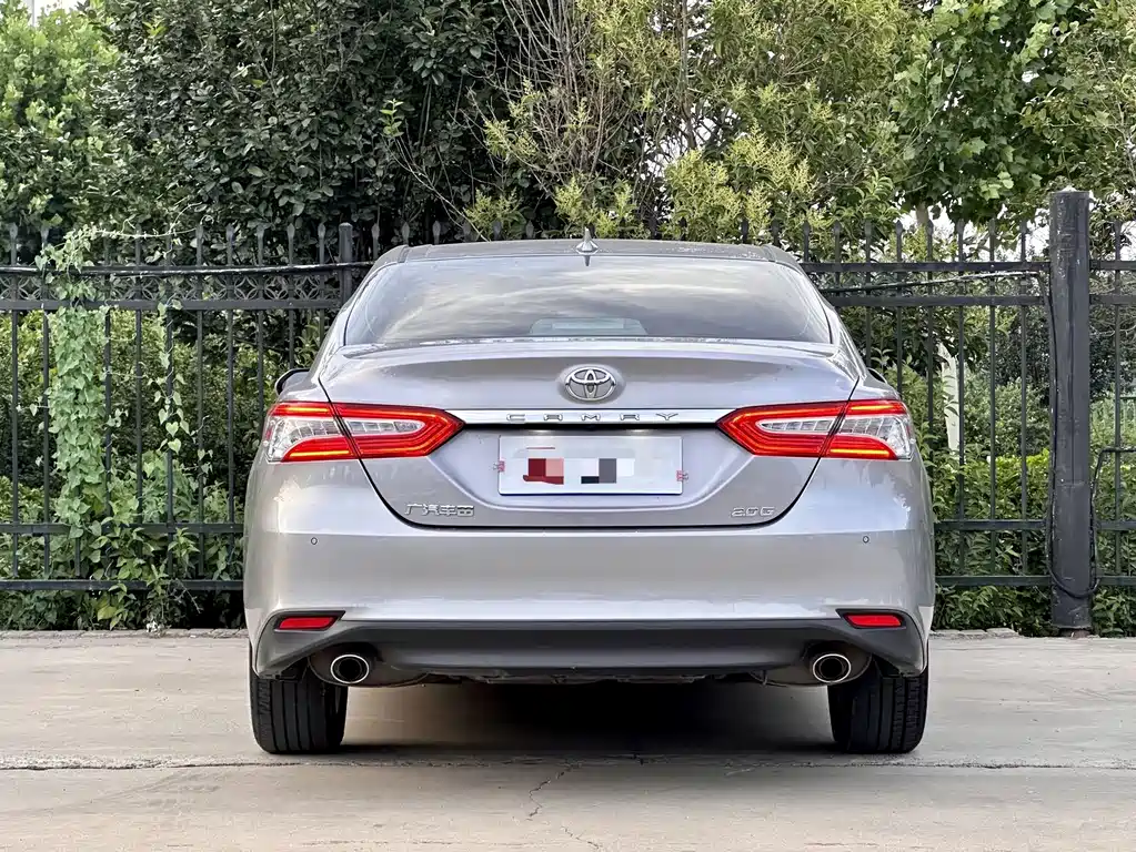 Toyota Camry — миниатюра 8
