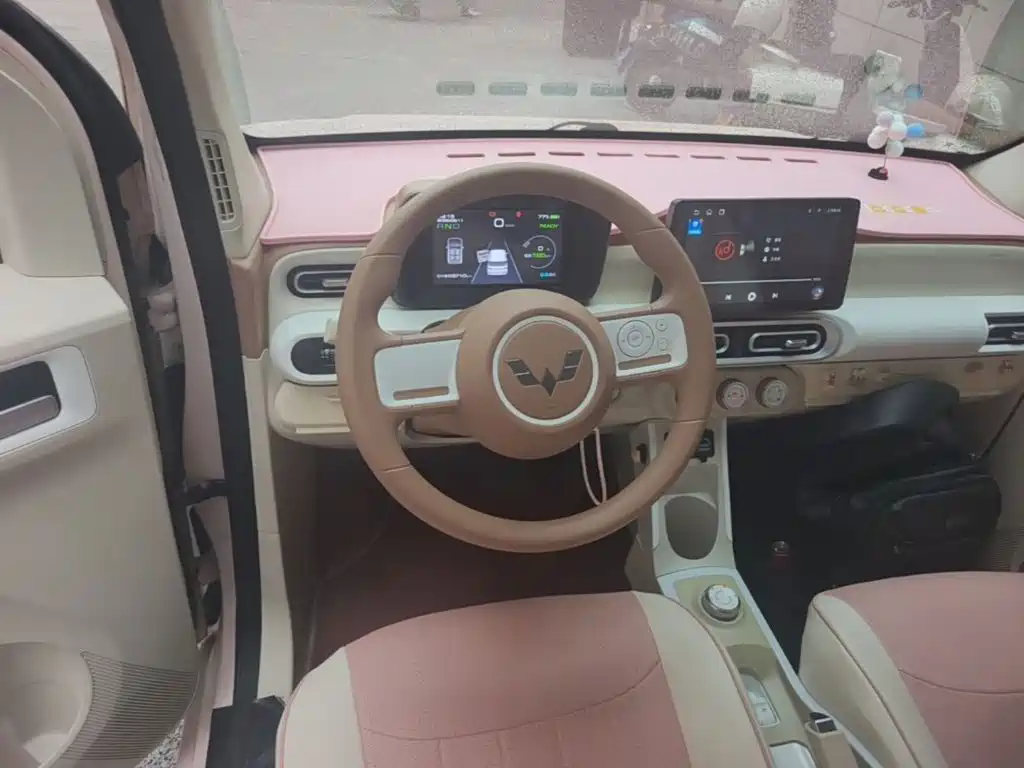 Wuling MINIEV — миниатюра 11