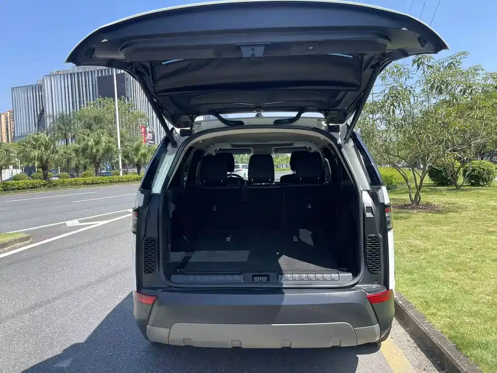 Land Rover Discovery — миниатюра 8