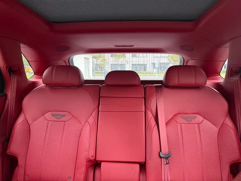 Bentley Bentayga — миниатюра 24