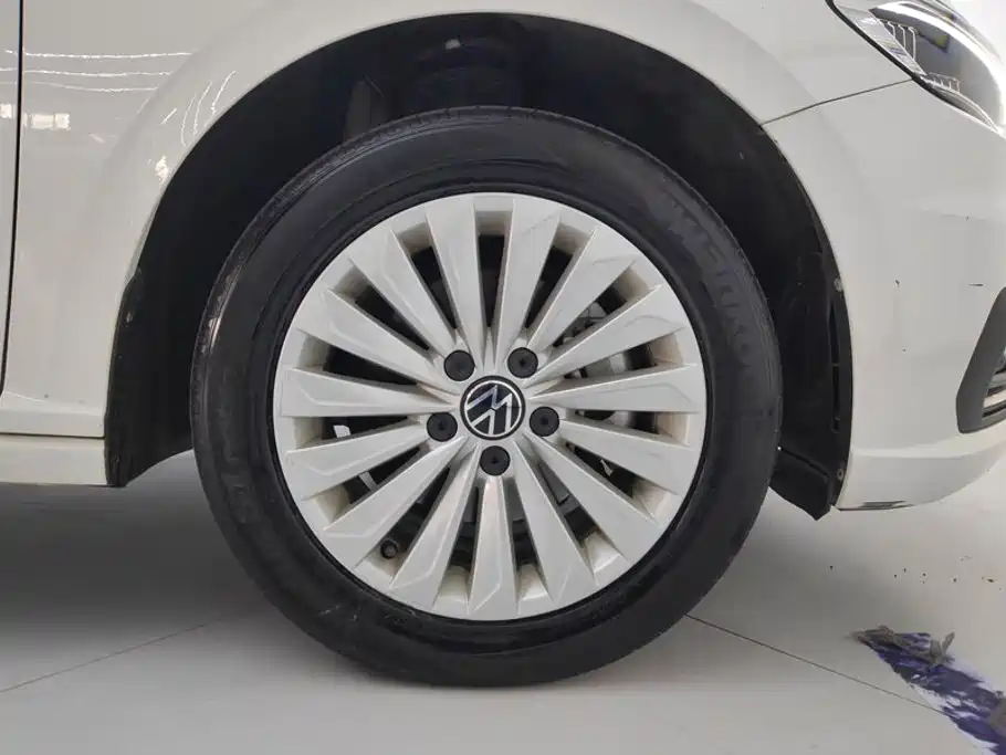 Volkswagen Lavida — миниатюра 6