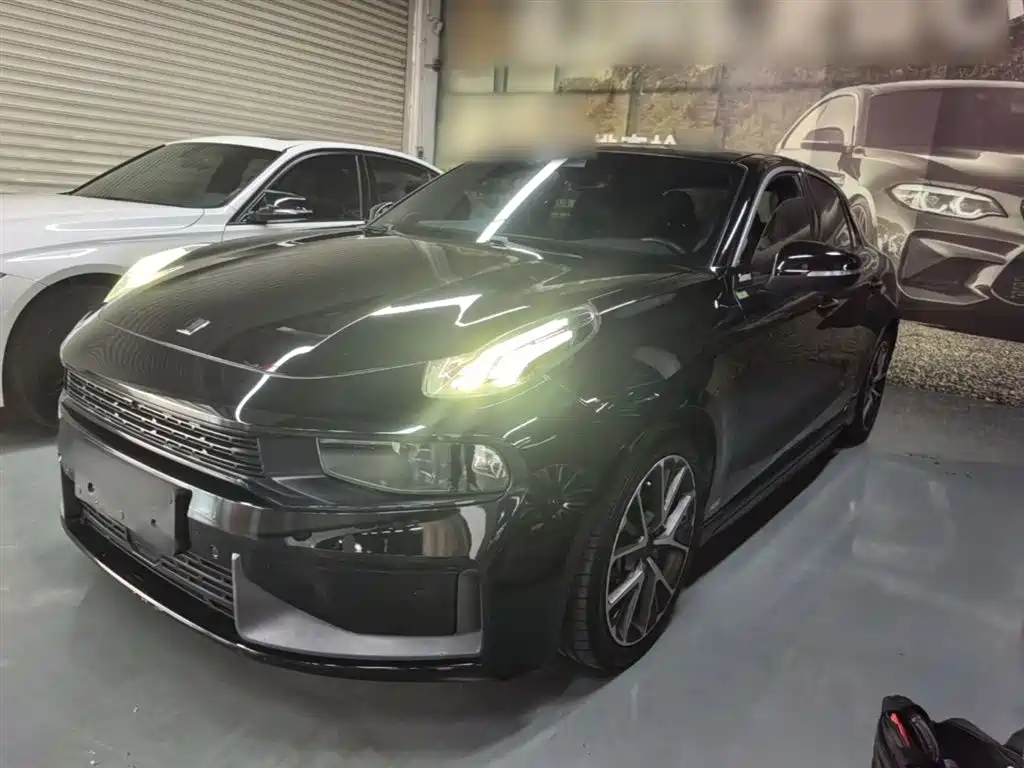 Купить Lynk & Co 03