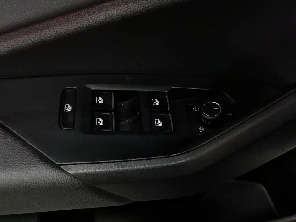 Volkswagen Sagitar — миниатюра 9